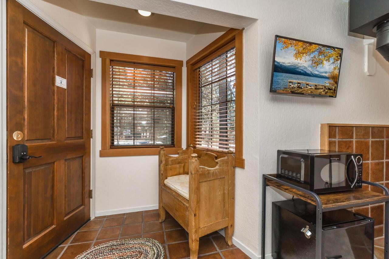 | Donner Lake Inn B&B