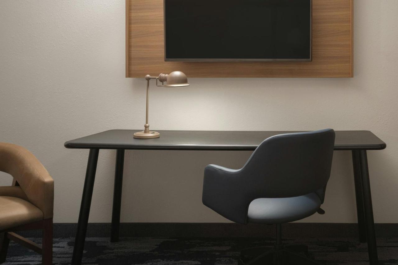| Fairfield Inn & Suites by Marriott Cleveland