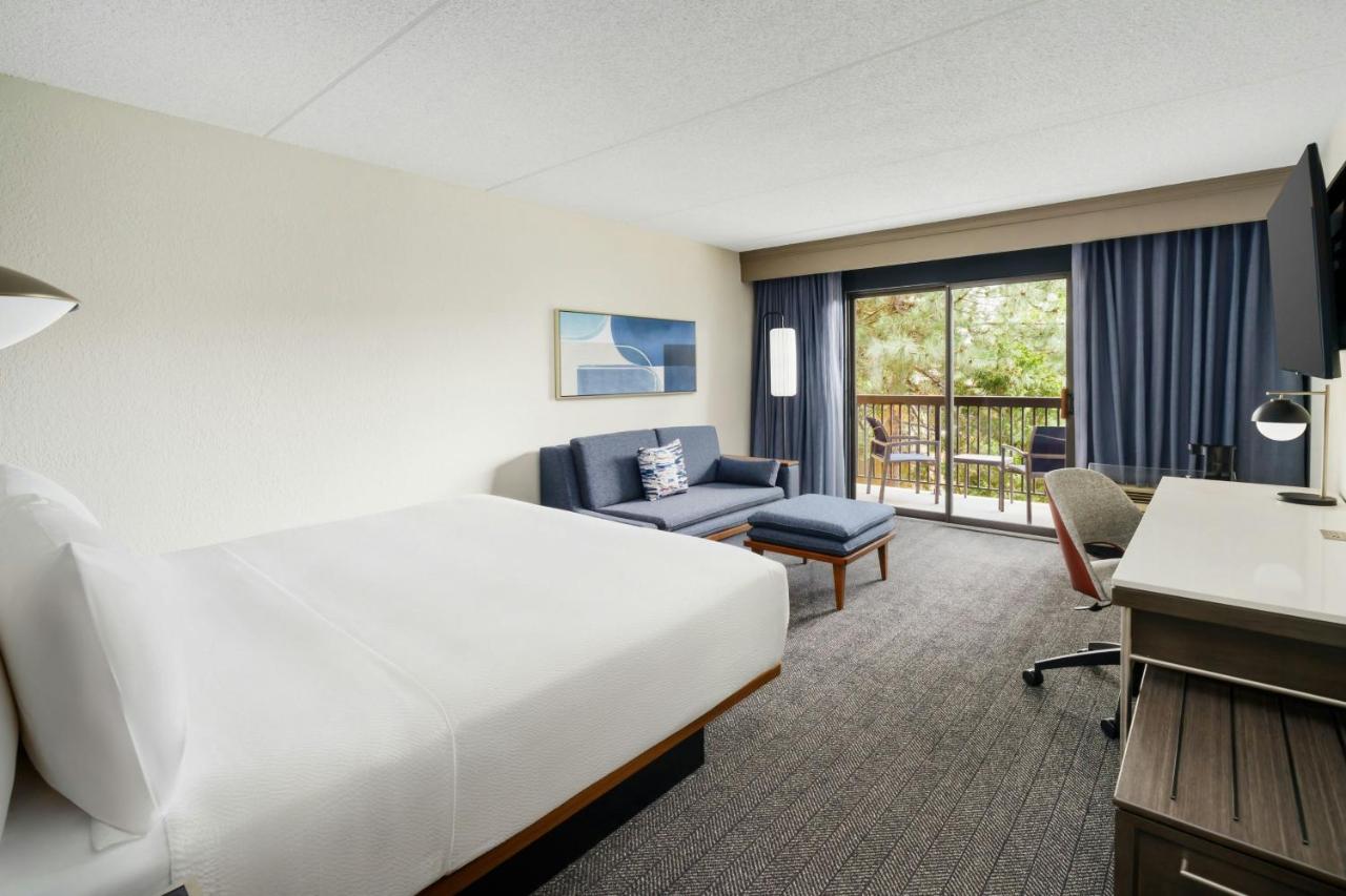 | Courtyard Chicago Midway Airport
