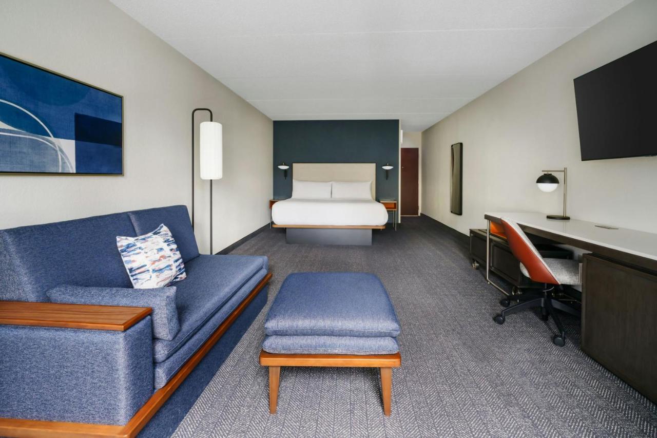 | Courtyard Chicago Midway Airport