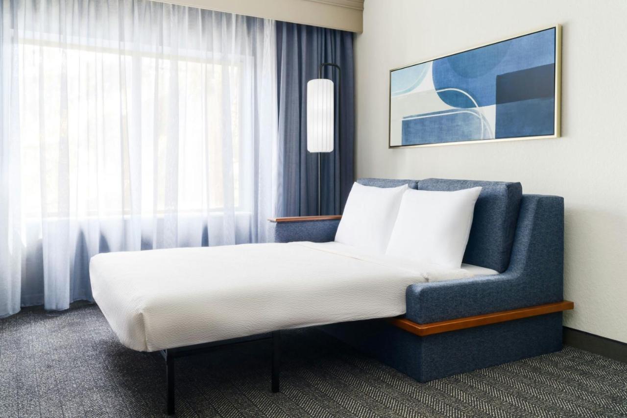 | Courtyard Chicago Midway Airport