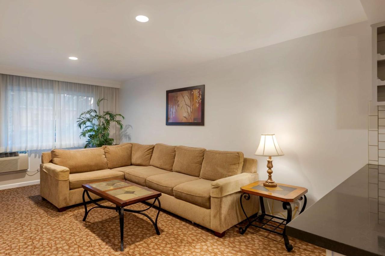 | Best Western Plus Santa Barbara