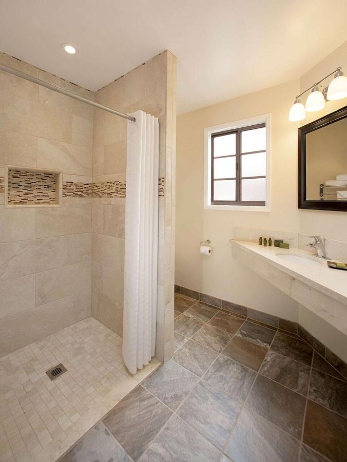 | Best Western Plus Santa Barbara