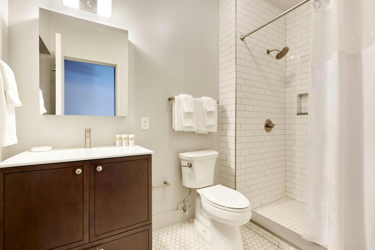 One-Bedroom Suite at Sonder The Broughton