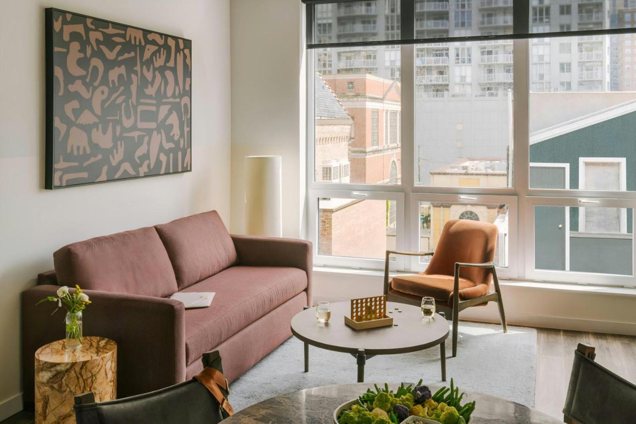 Deluxe Suite at Sonder The Opal