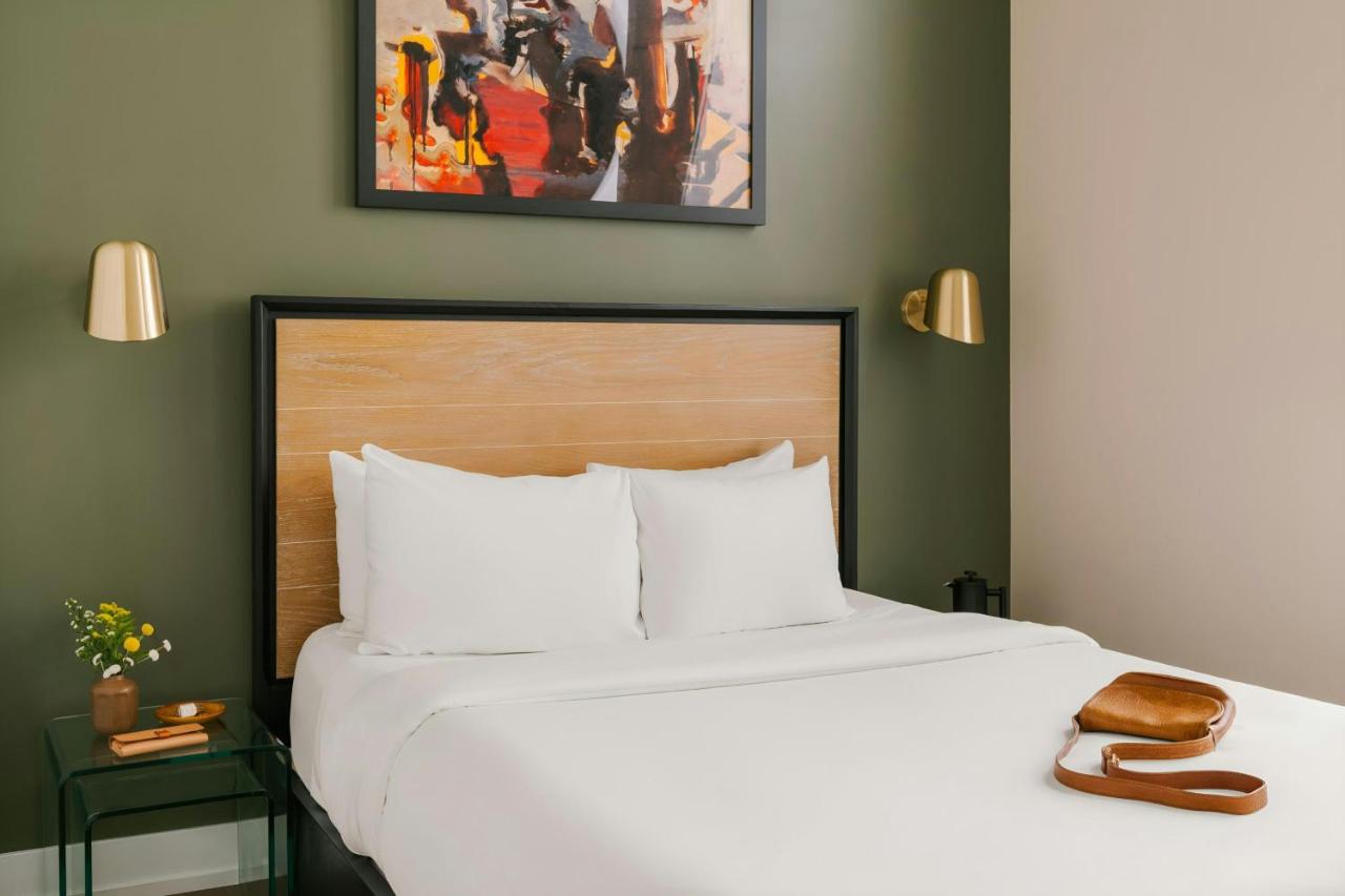 Two-Bedroom Suite at Sonder Jewelers Row