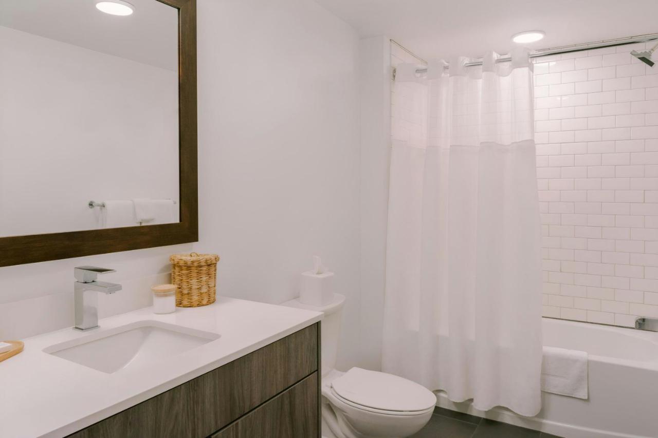 Deluxe King Suite at Sonder The Witherspoon