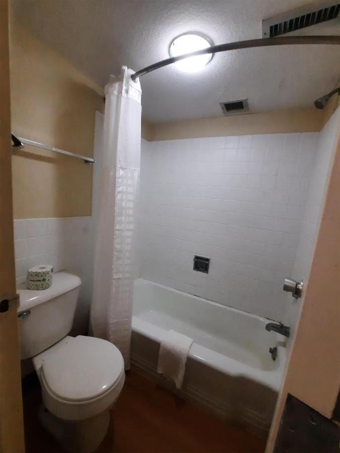 | OYO Hotel Moline Downtown IL I-74 North
