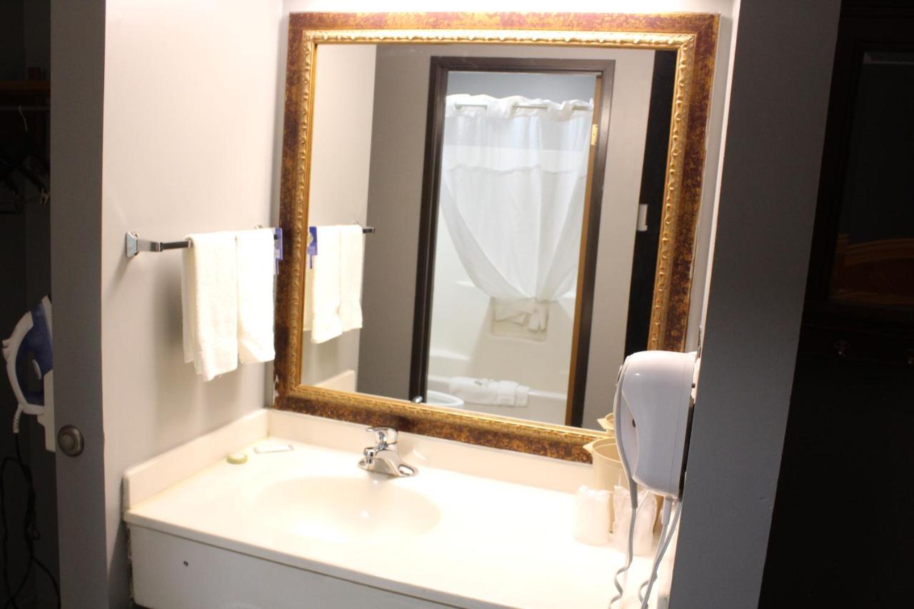 | American Inn and Suites Ionia