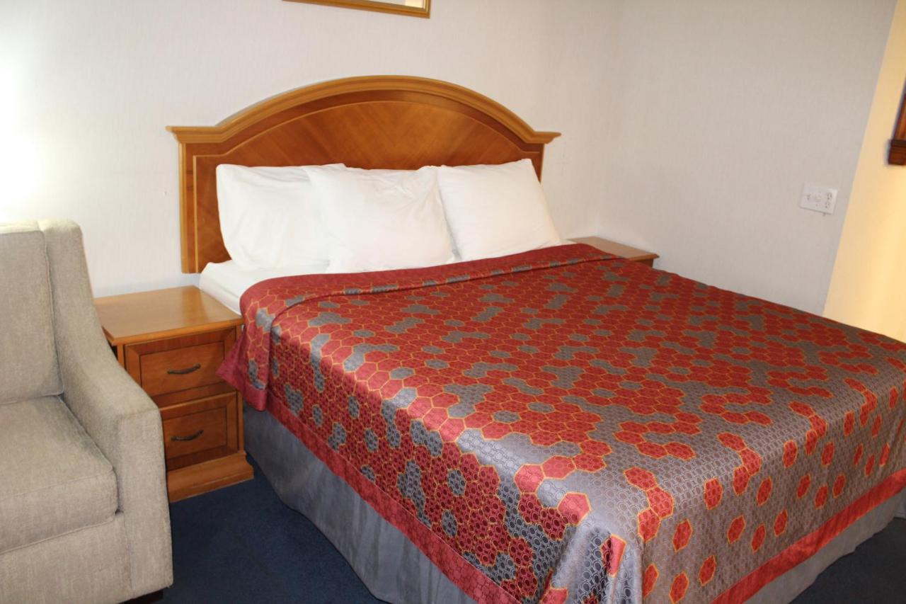 | American Inn and Suites Ionia