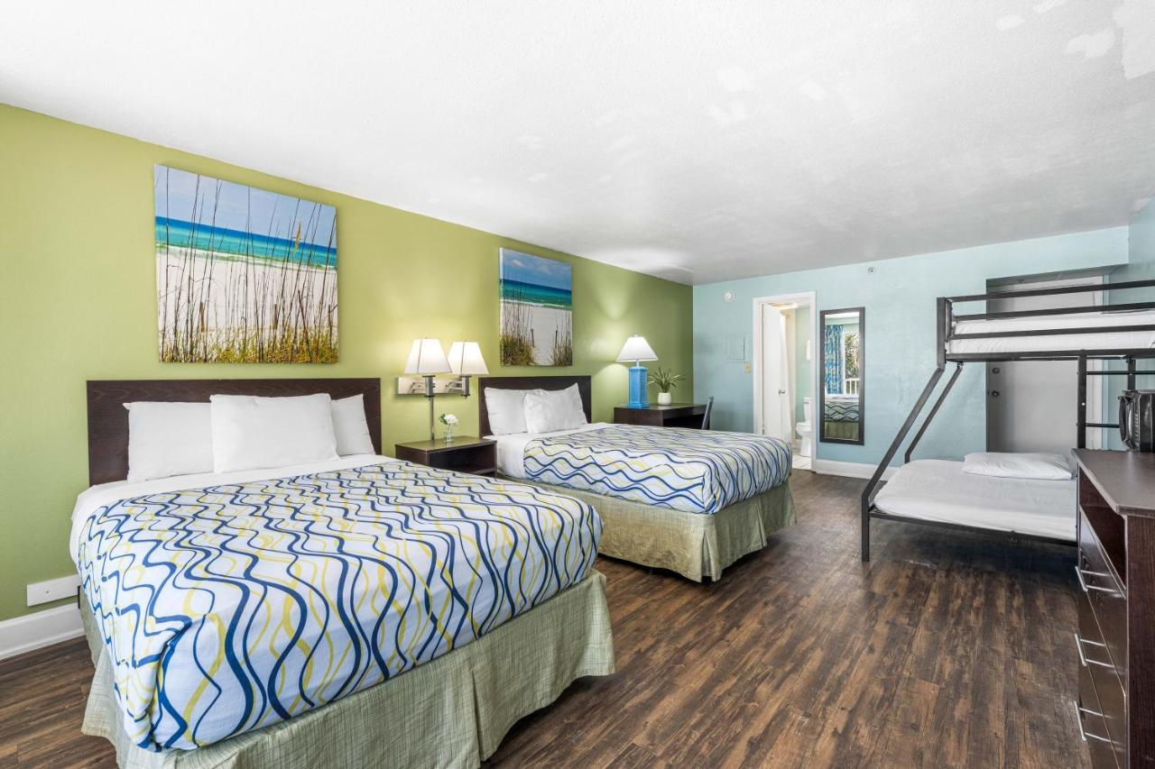 Double Room with Futon Bed - Gulf Side at Boardwalk Beach Hotel