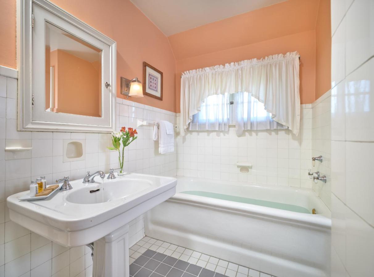 | The Lancaster Bed and Breakfast