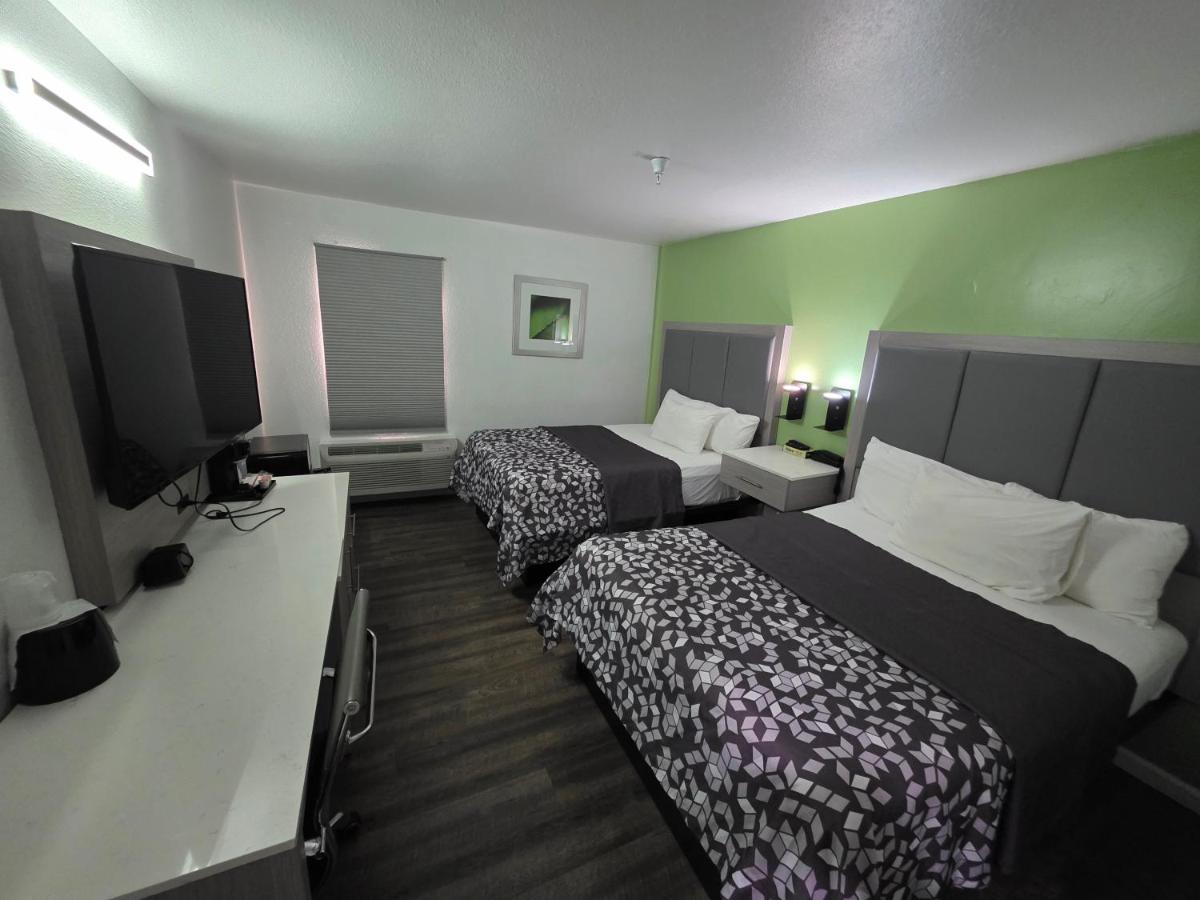Deluxe Double Room at The Aqua Pacific Hotel