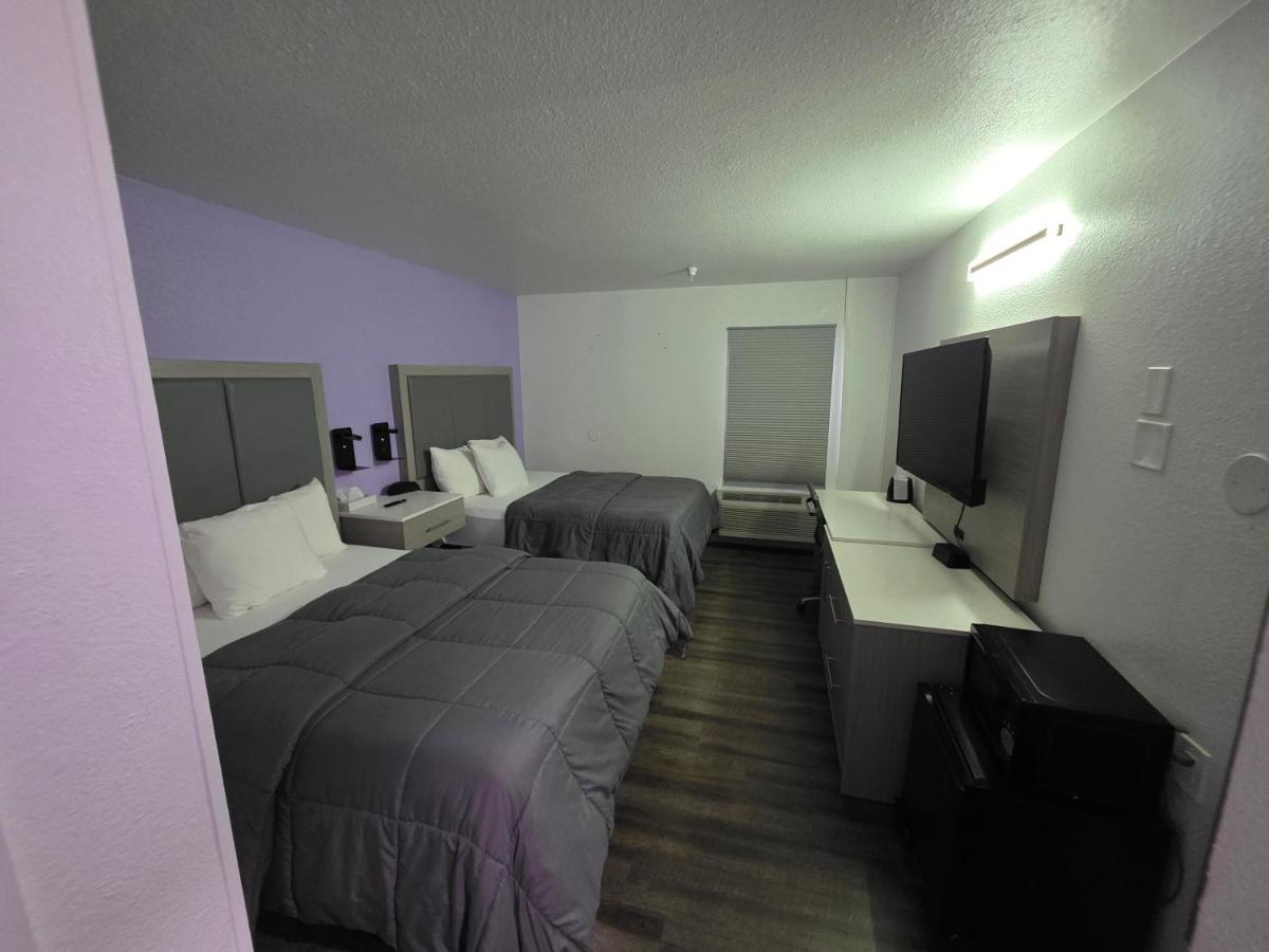 Deluxe Double Room at The Aqua Pacific Hotel