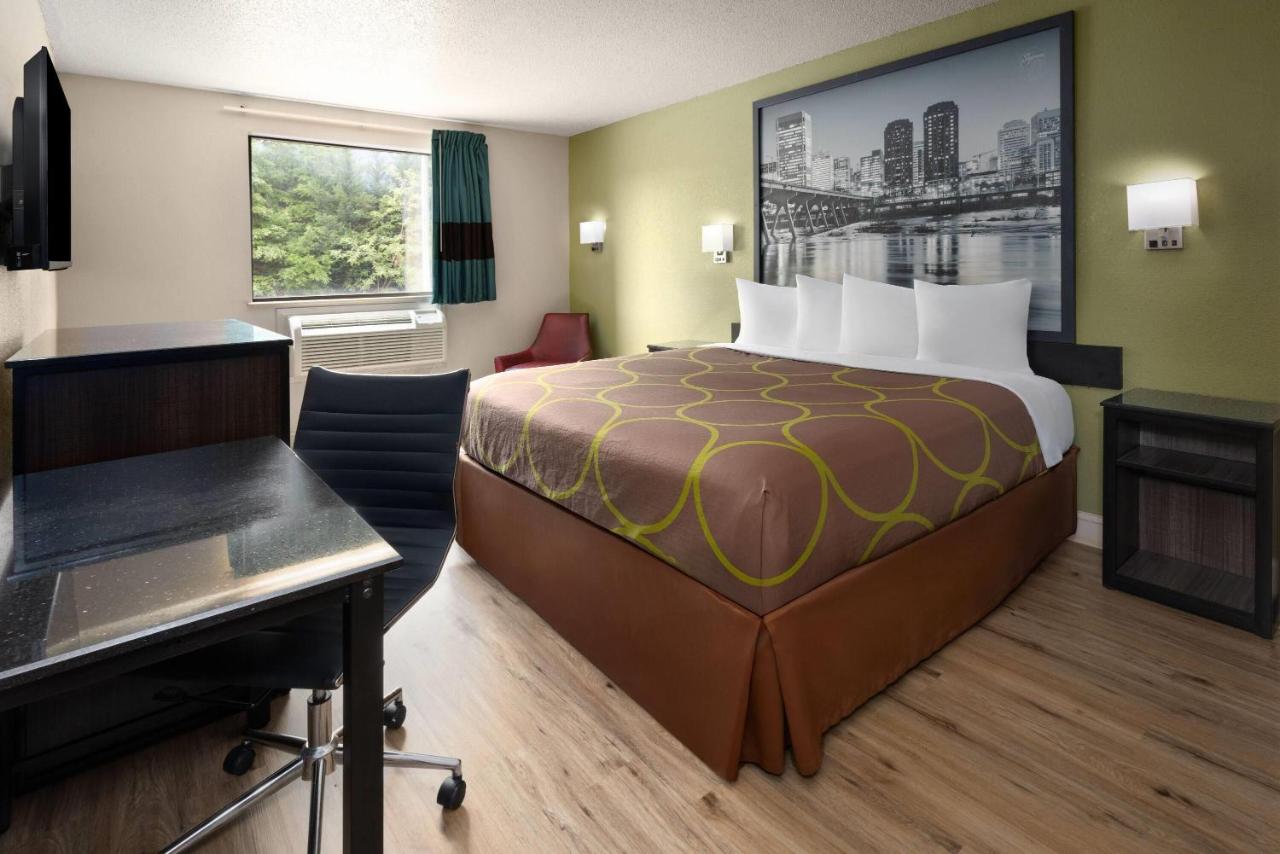 Standard King Room - Smoking at Super 8 by Wyndham Richmond Midlothian Turnpike