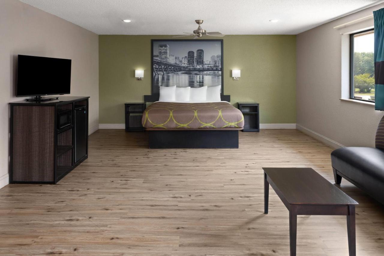 King Studio Suite - Non-Smoking at Super 8 by Wyndham Richmond Midlothian Turnpike