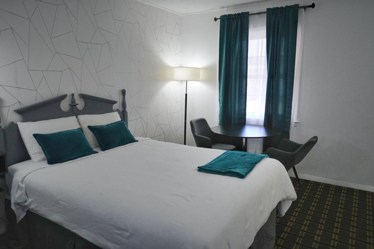 | Pilgrim Inn