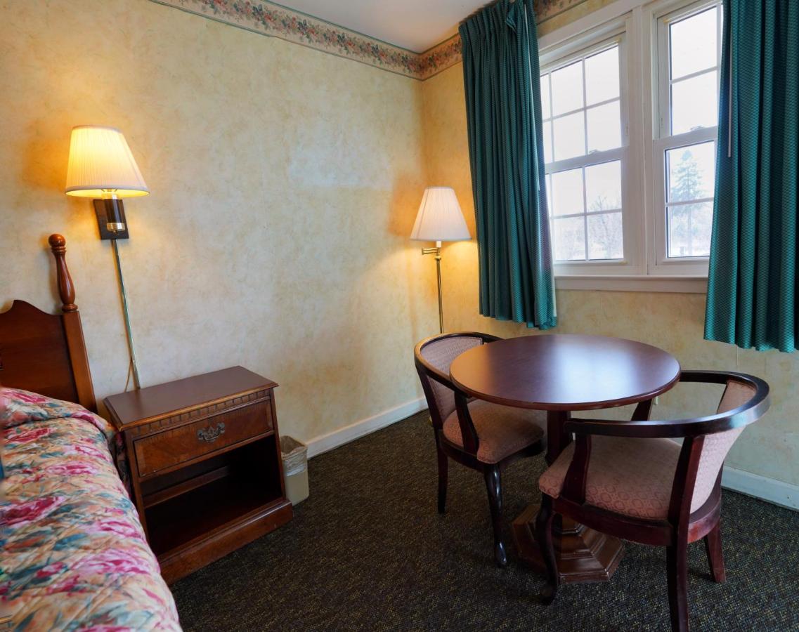 | Pilgrim Inn