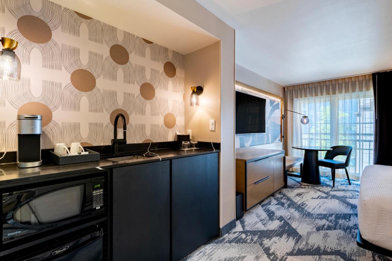 King Room at Silver Cloud Hotel - Seattle Broadway