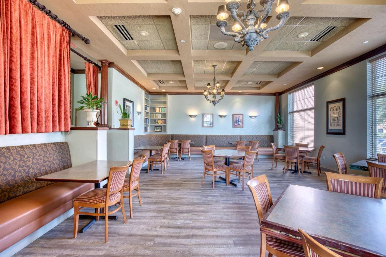 | Holiday Inn Hotel & Suites Madison West, an IHG Hotel
