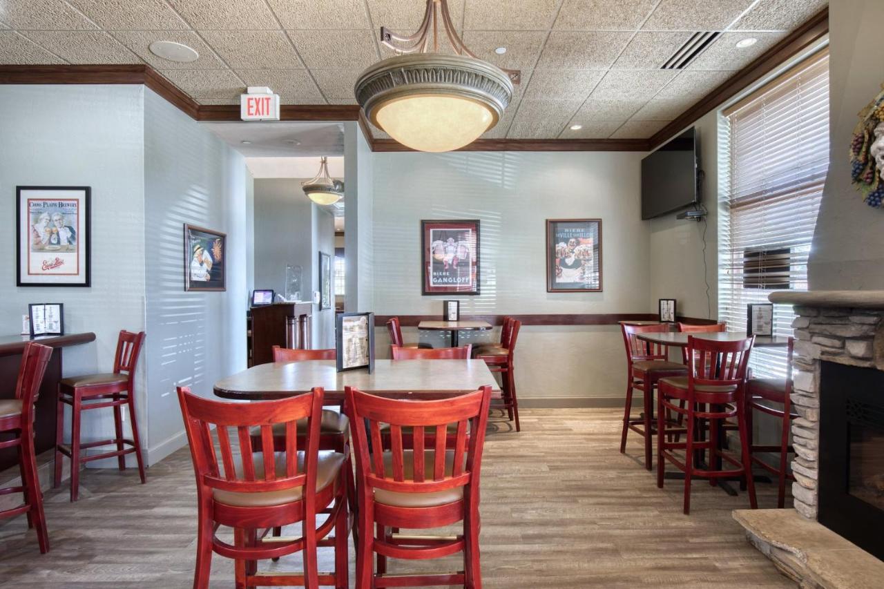 | Holiday Inn Hotel & Suites Madison West, an IHG Hotel