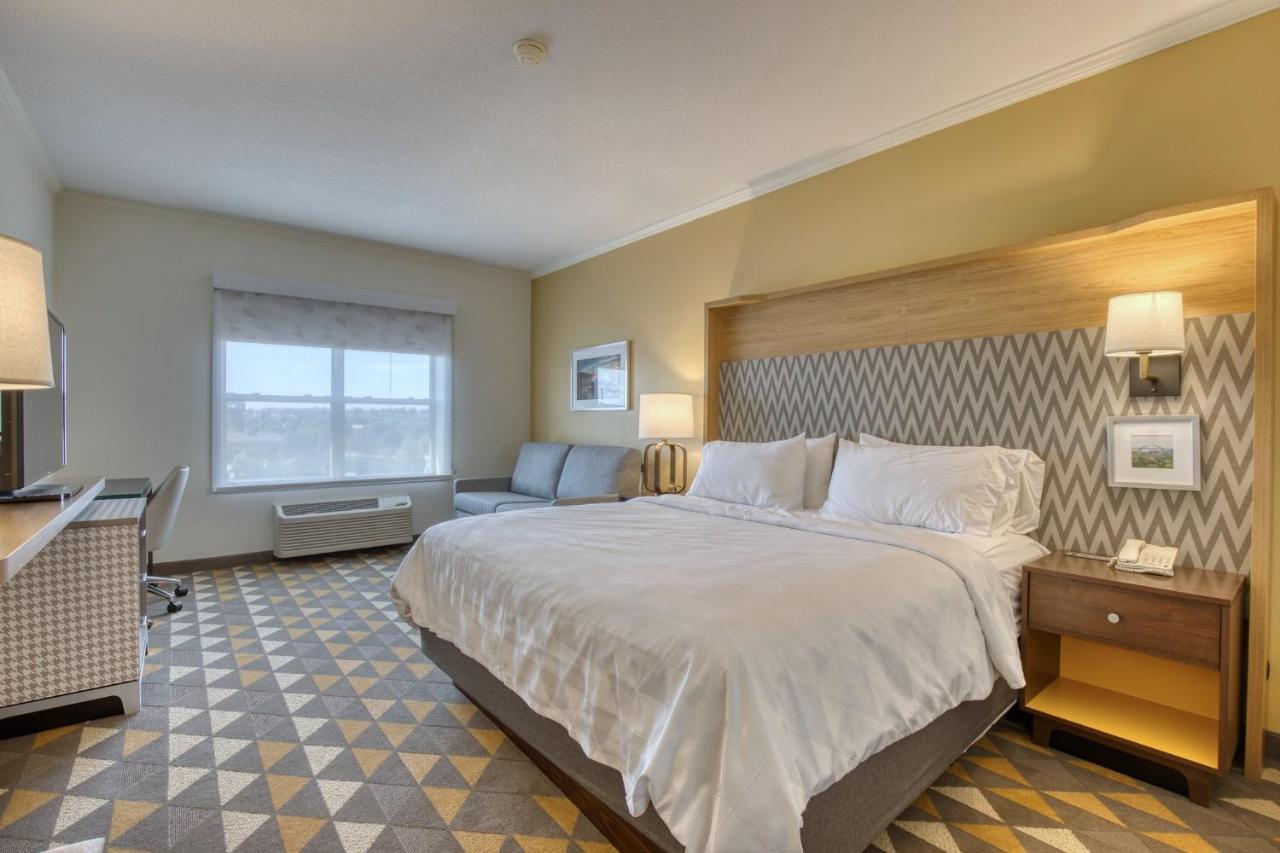 | Holiday Inn Hotel & Suites Madison West, an IHG Hotel