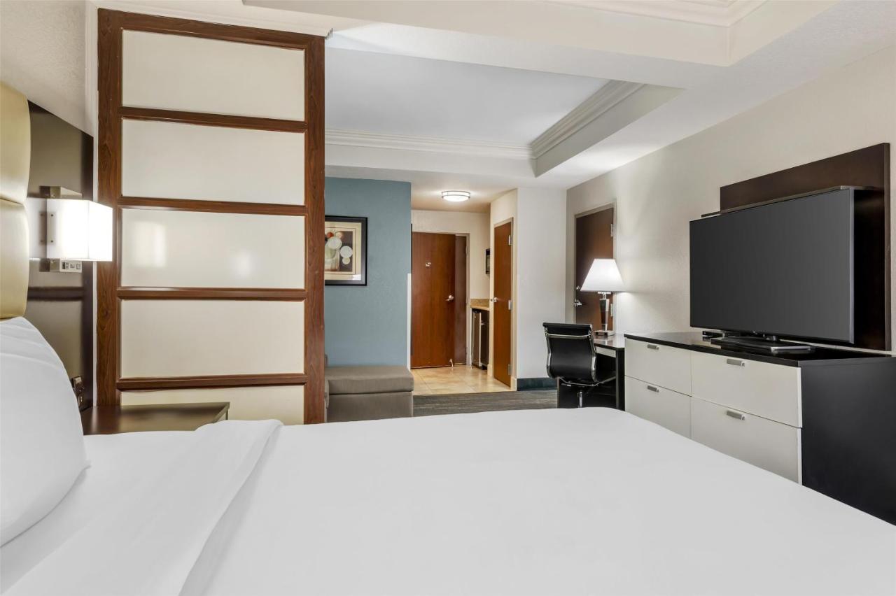 King Room with Sofa Bed - Non Smoking at Best Western Plus JFK Inn & Suites