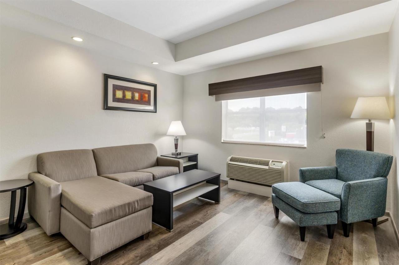 | Best Western Plus JFK Inn & Suites