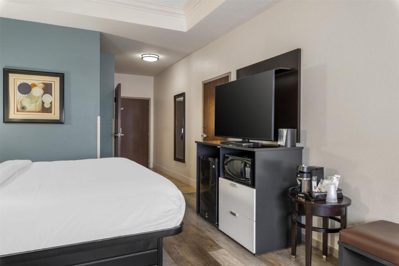 | Best Western Plus JFK Inn & Suites
