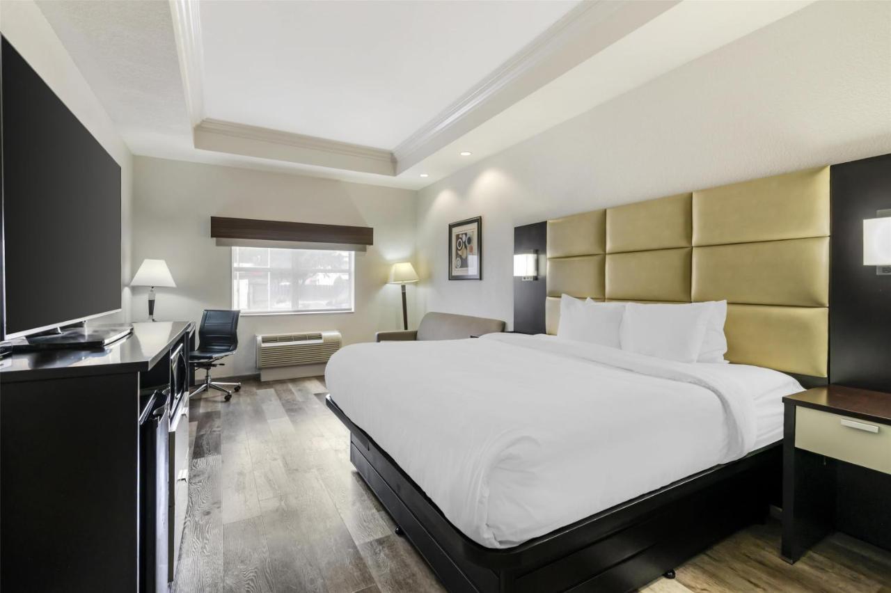| Best Western Plus JFK Inn & Suites