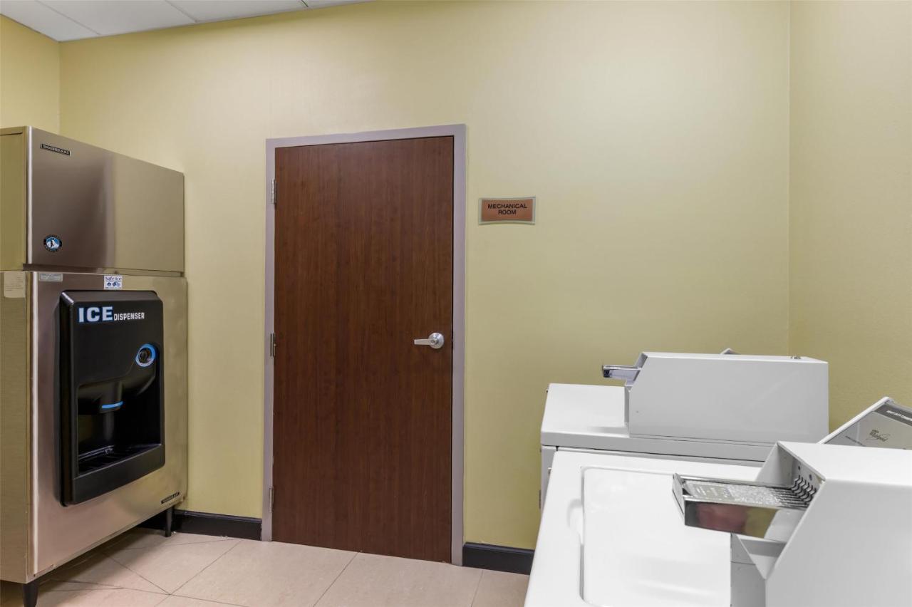 | Best Western Plus JFK Inn & Suites
