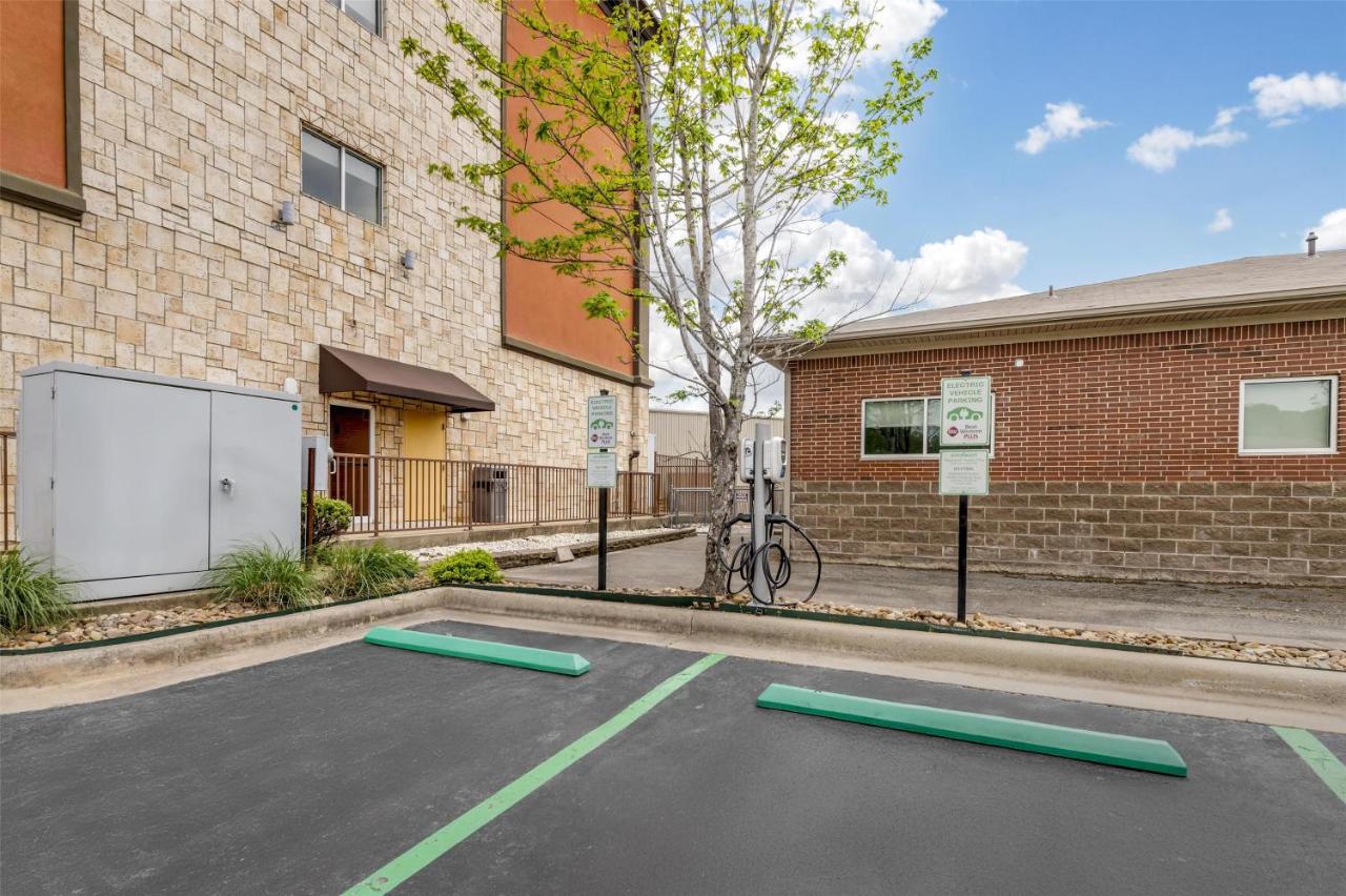 | Best Western Plus JFK Inn & Suites