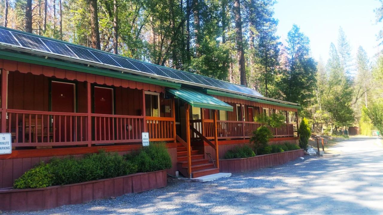 | Yosemite Riverside Inn