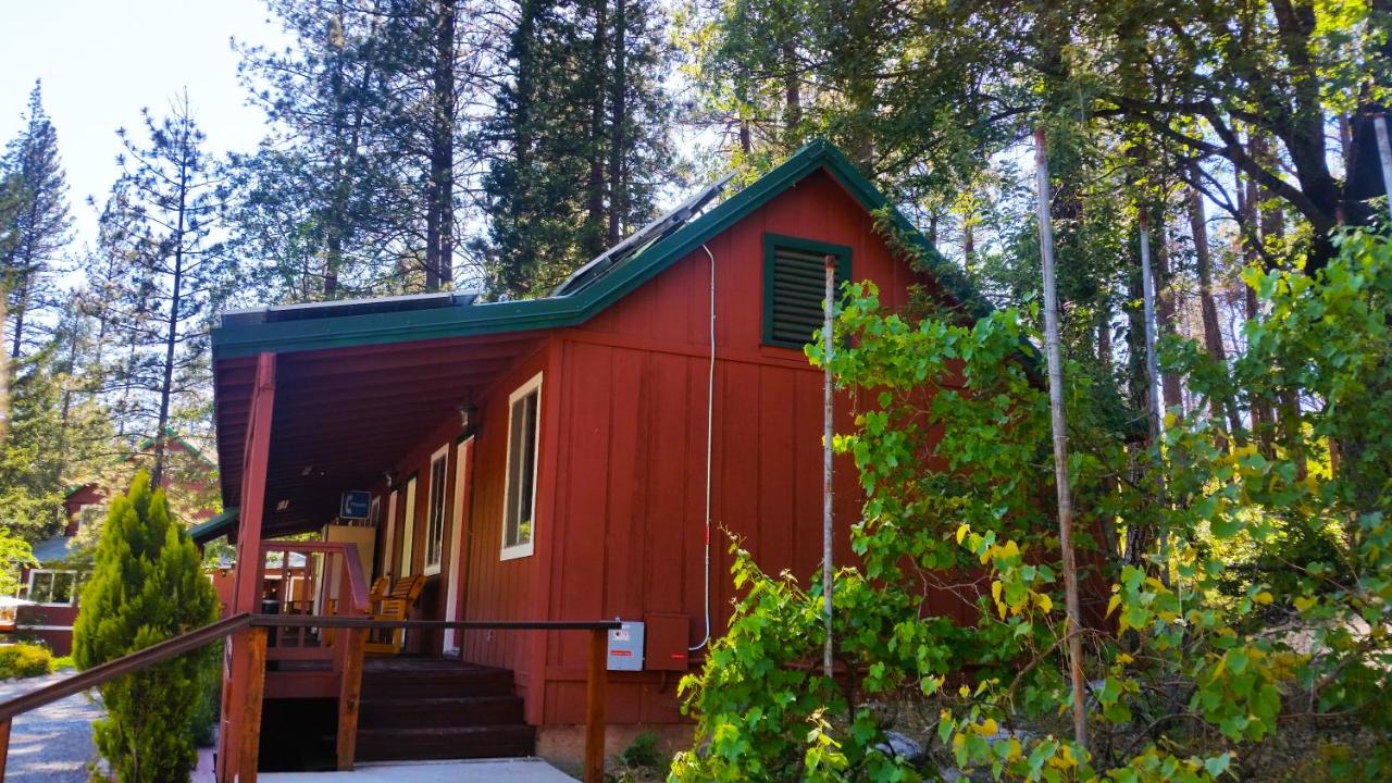 | Yosemite Riverside Inn