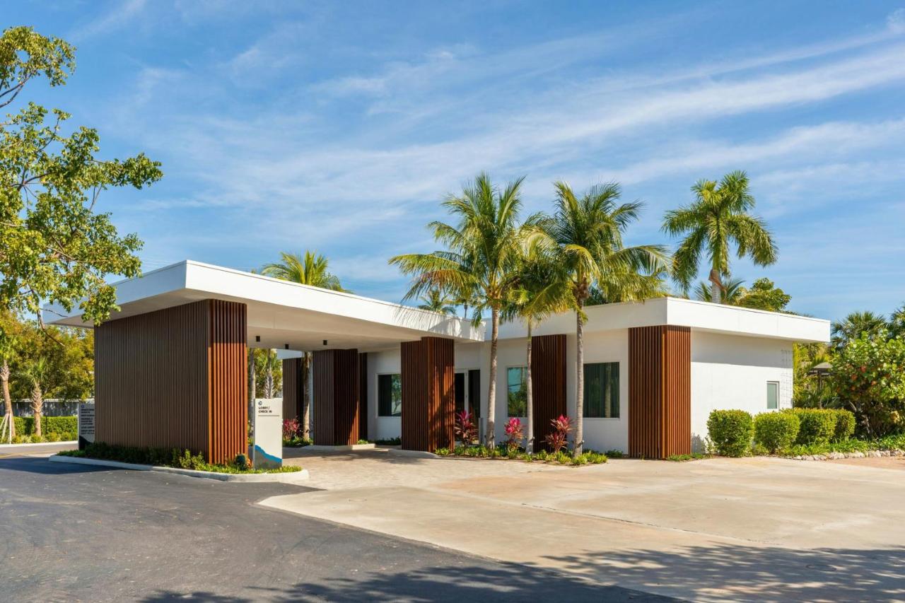 Postcard Inn Beach Resort & Marina