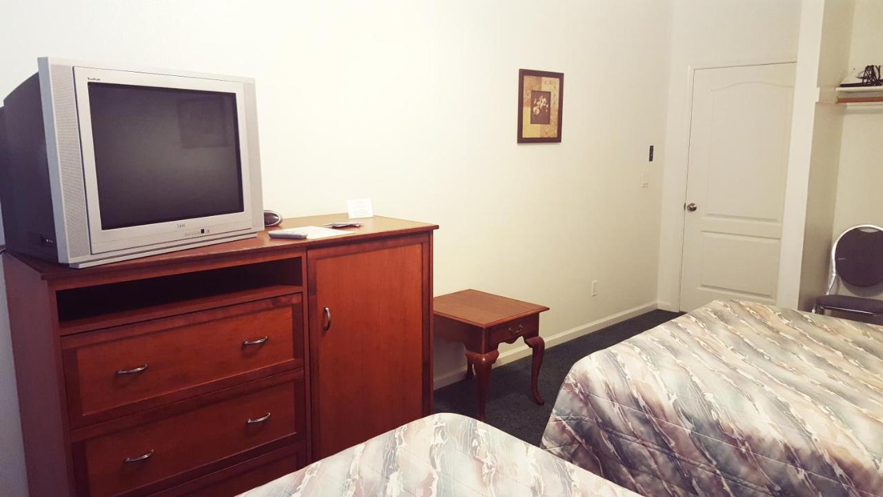 | Yosemite Riverside Inn