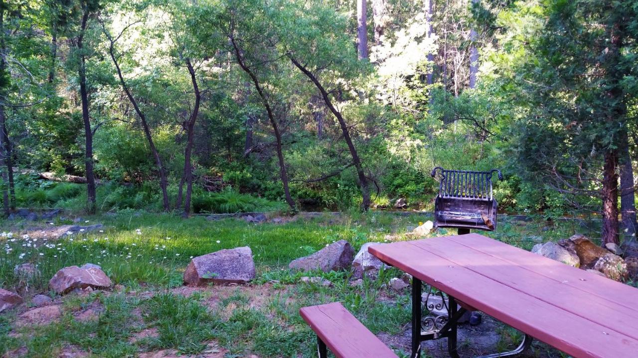 | Yosemite Riverside Inn
