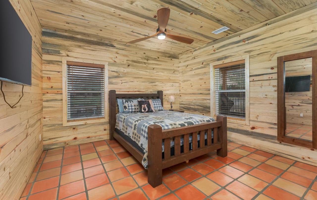 | Bear Paw Lodge