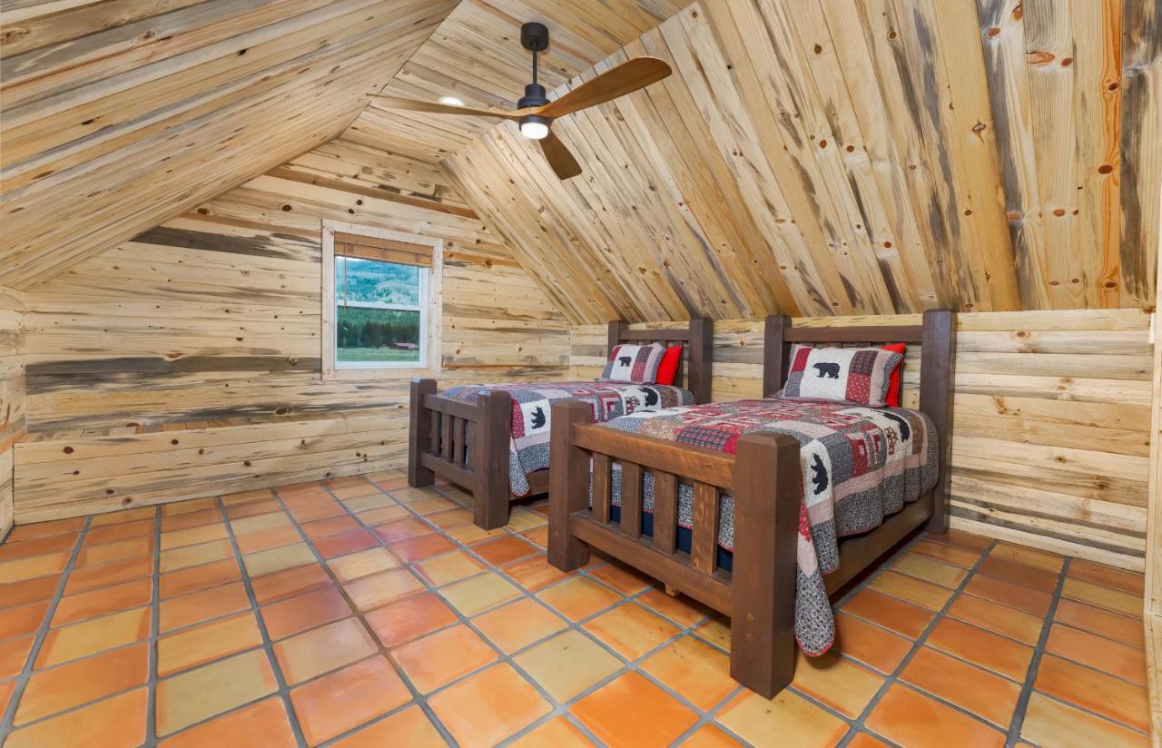| Bear Paw Lodge