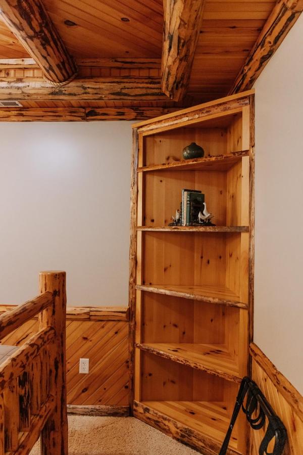 | Sojourner's Lodge & Log Cabin Suites