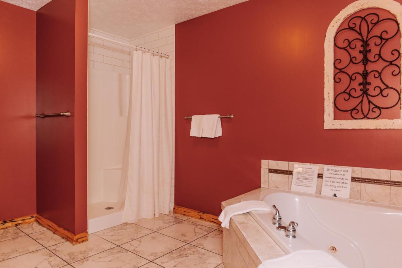 | Sojourner's Lodge & Log Cabin Suites