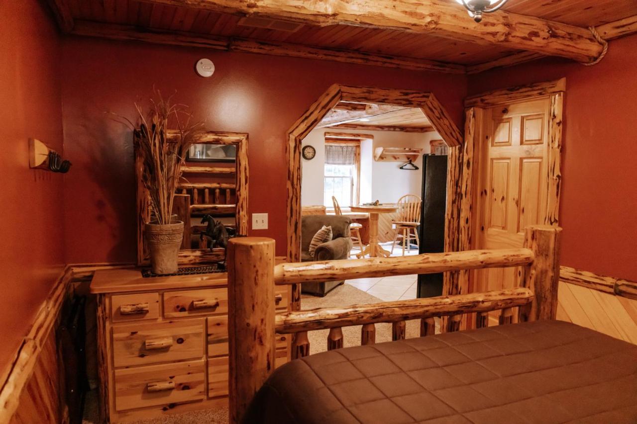 | Sojourner's Lodge & Log Cabin Suites
