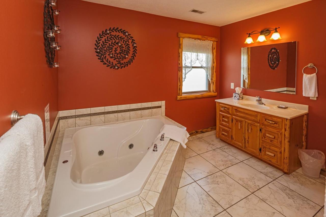 | Sojourner's Lodge & Log Cabin Suites
