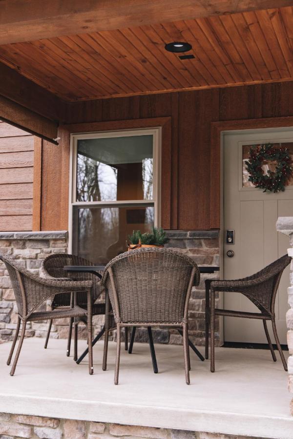 | Sojourner's Lodge & Log Cabin Suites