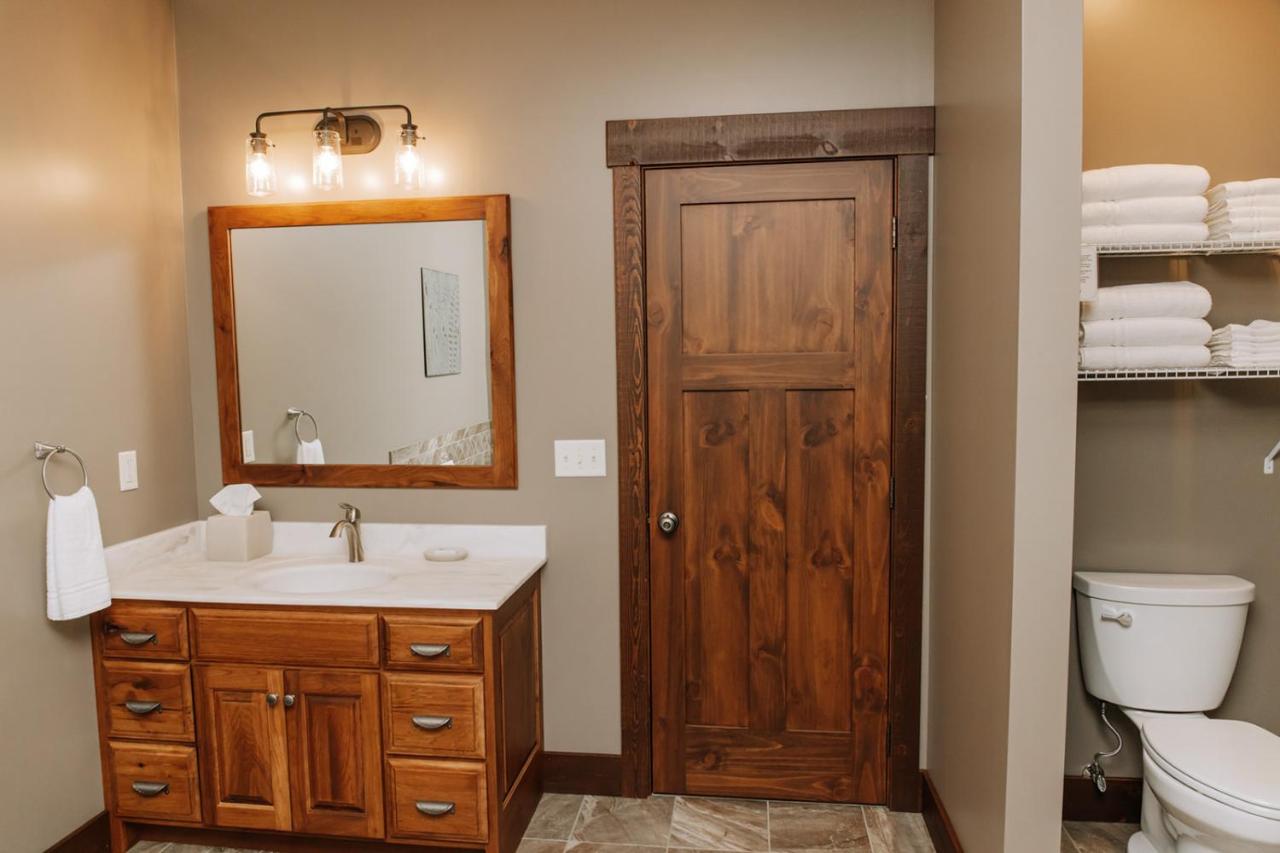 | Sojourner's Lodge & Log Cabin Suites