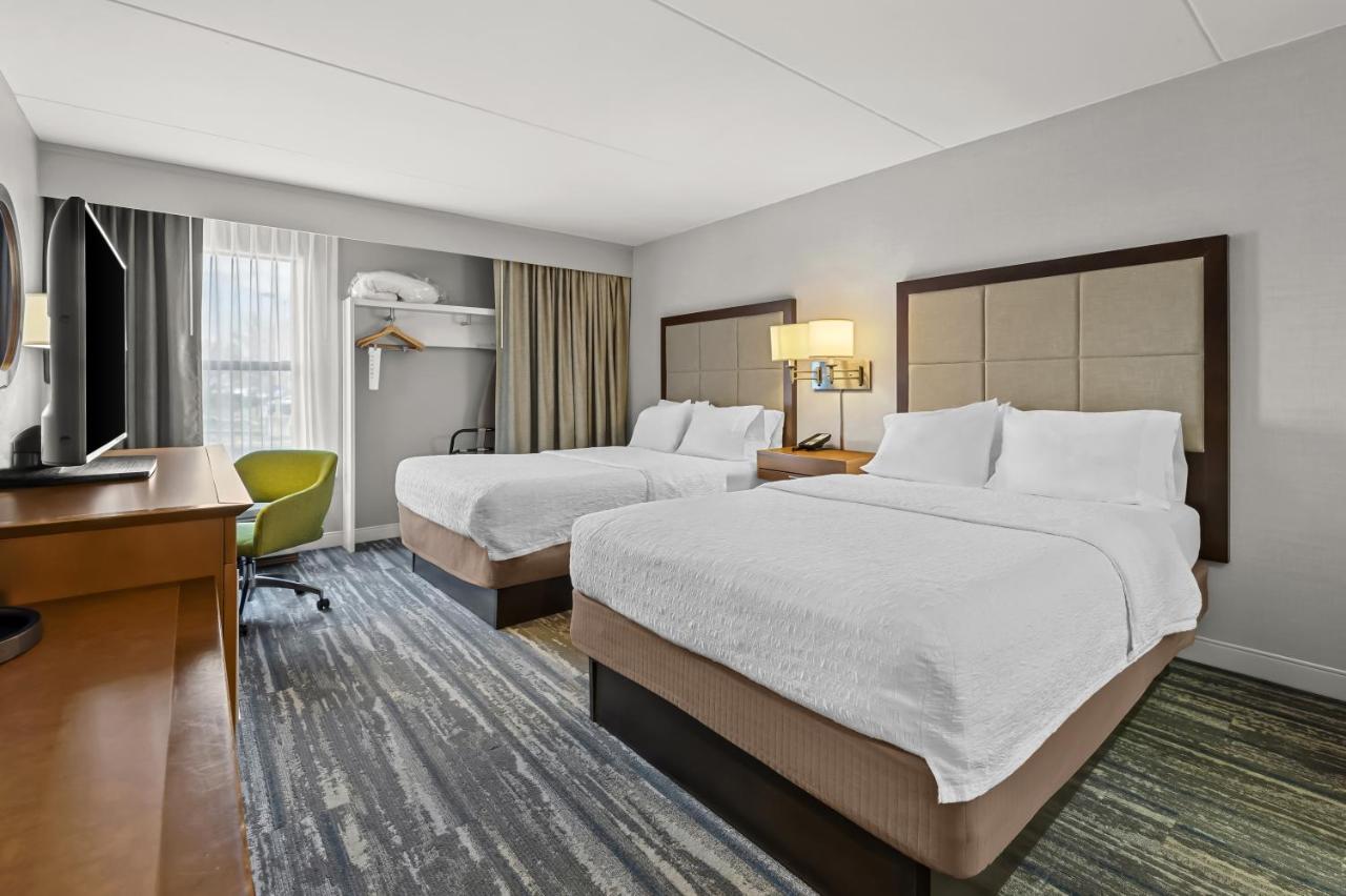 Deluxe Room - Non-Smoking at Hampton Inn Toledo-South/Maumee