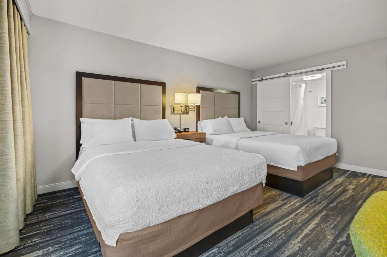 Deluxe Room - Non-Smoking at Hampton Inn Toledo-South/Maumee