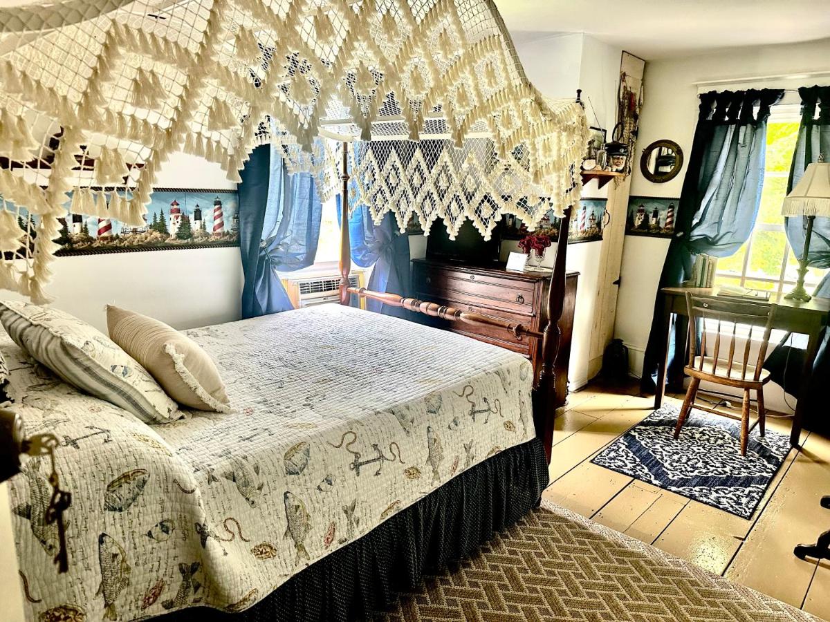 | The Bella Ella Bed and Breakfast