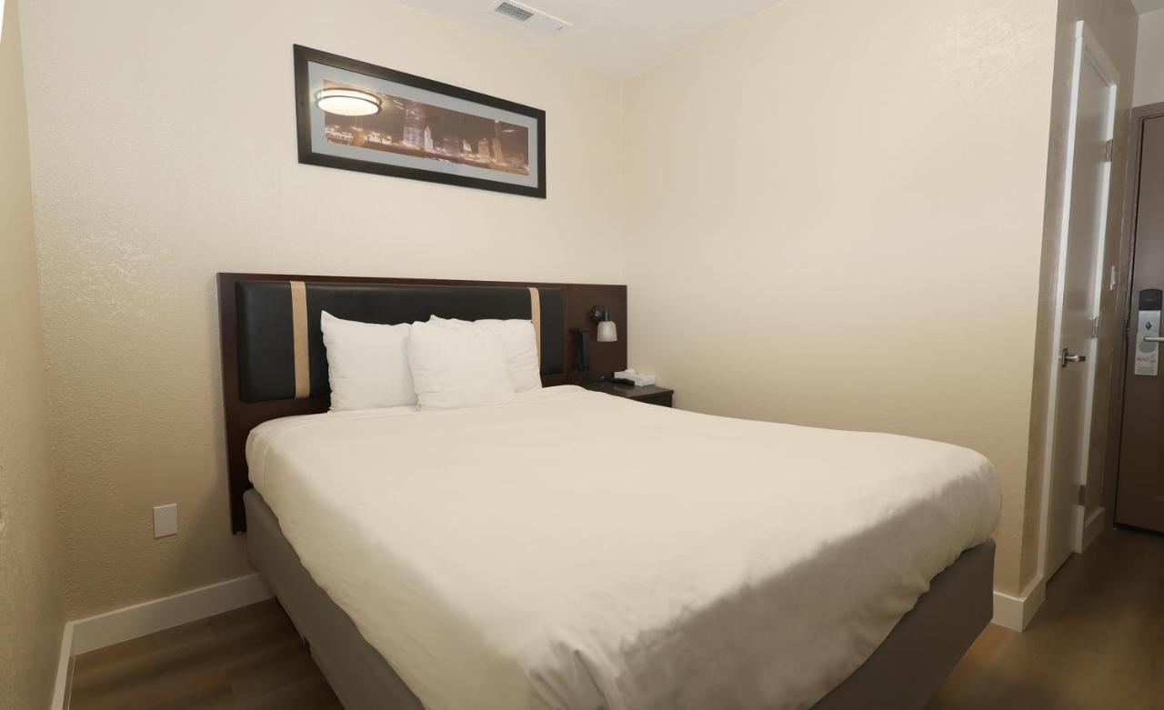 Casa Loma Hotel