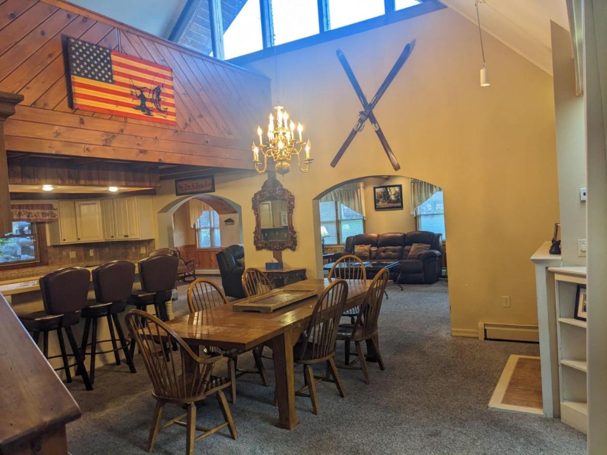 | Rough Cut Lodge